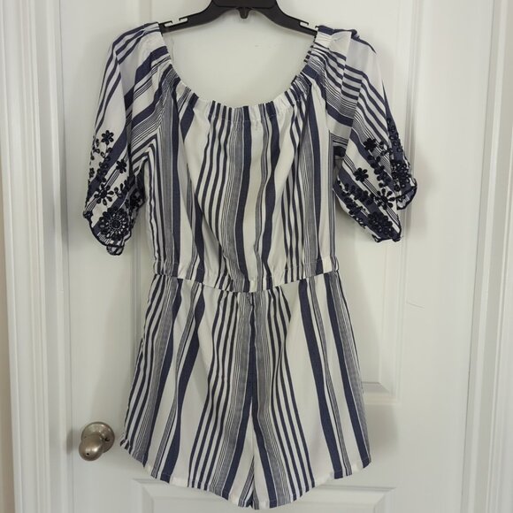 Style House Off Shoulder Romper Size L With Pockets And Embroidered Sleeves -lp - Picture 5 of 9